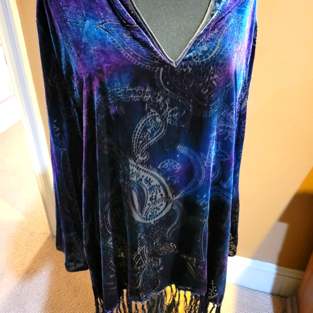 Gorgeous SOMA Rayon/Silk Top